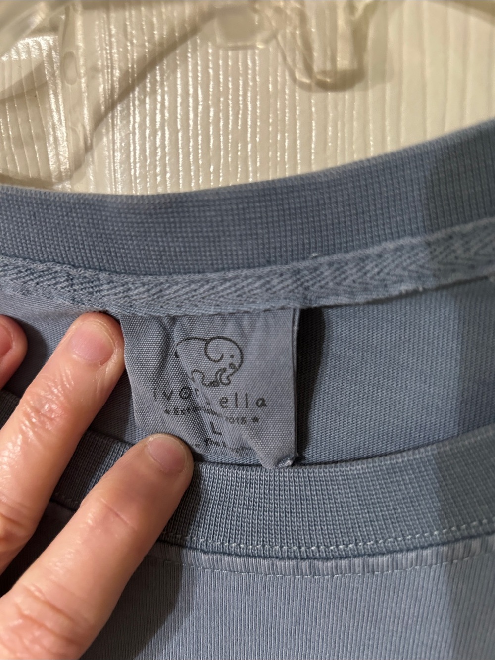 Ivory Ella Blue Paisley Tee - Picture 4 of 6